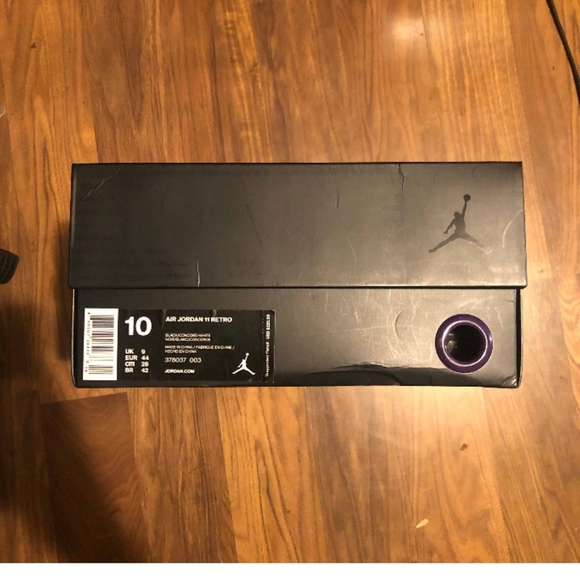 Jordan 11s space jam - Picture 7 of 7